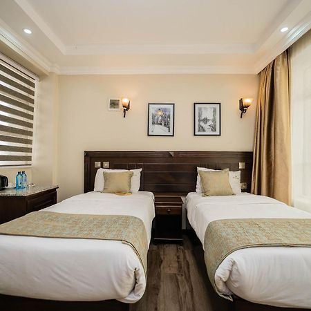 Hemak Suites Hotel Найроби Экстерьер фото