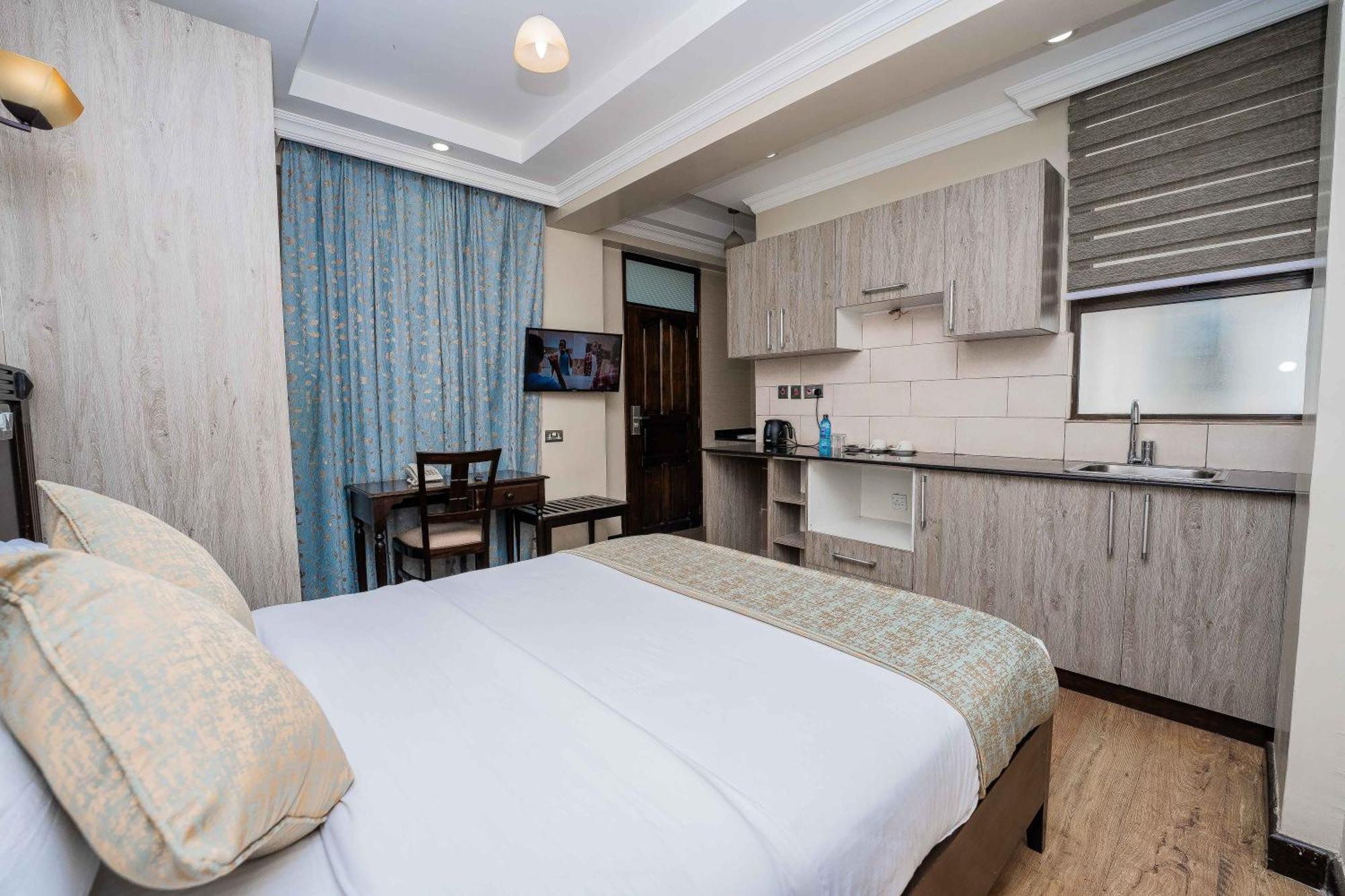 Hemak Suites Hotel Найроби Экстерьер фото