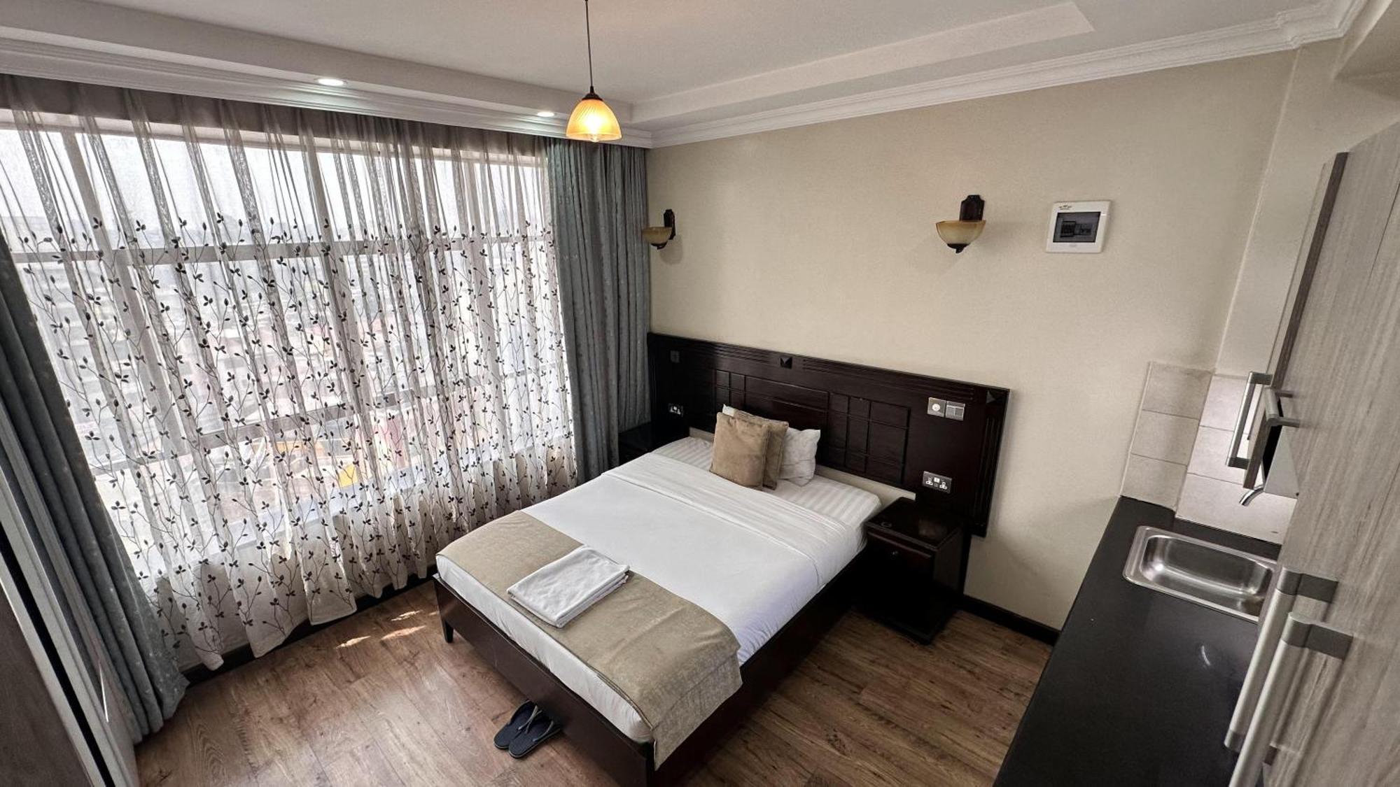 Hemak Suites Hotel Найроби Экстерьер фото