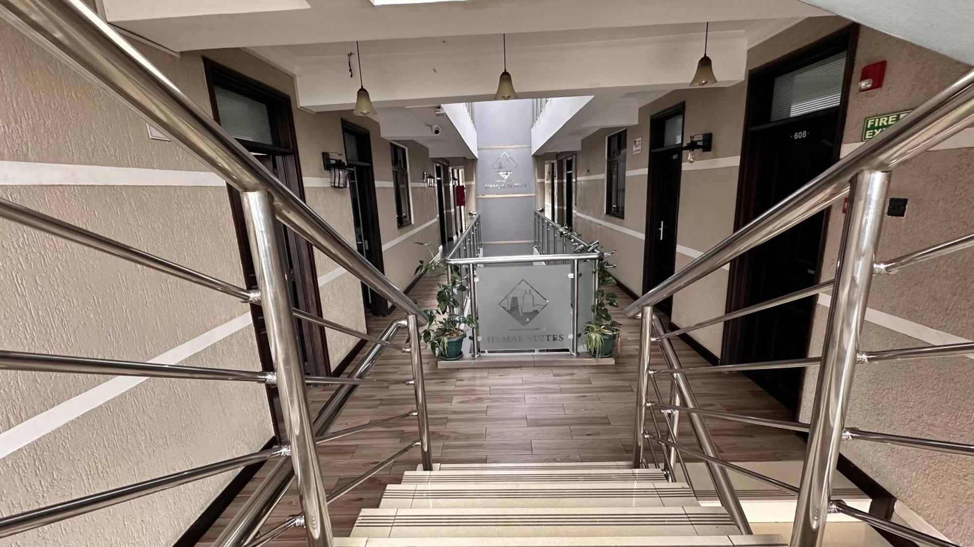 Hemak Suites Hotel Найроби Экстерьер фото